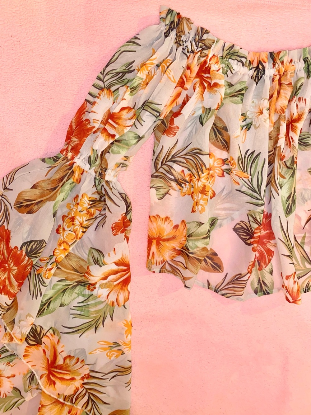 Live 4 Truth Floral Off-Shoulder Crop Top in Small Hibiscus Flower Whire Tropics - Picture 7 of 11